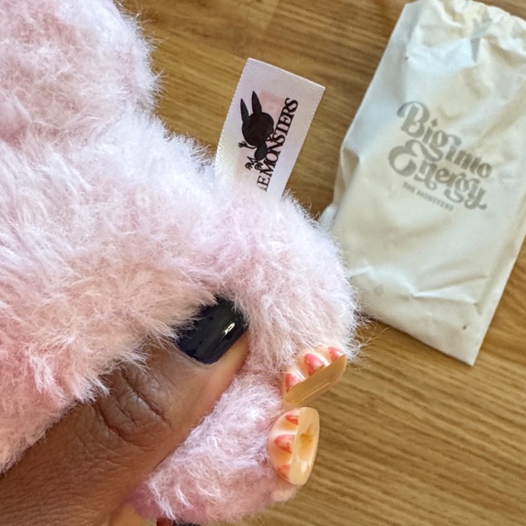 Pink Labubu - Picture 4 of 7